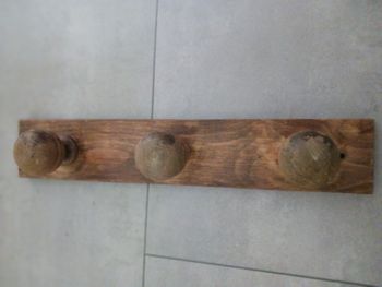 porte manteau en bois marron 3 tètes 40 cm