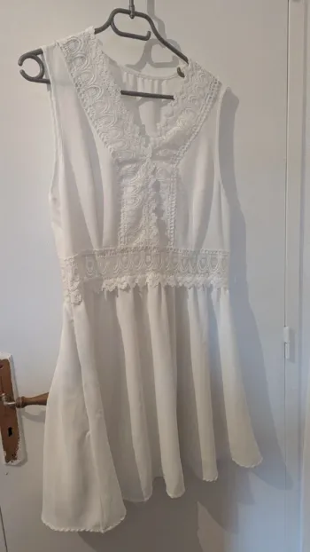 Robe d'été dentelle blanche