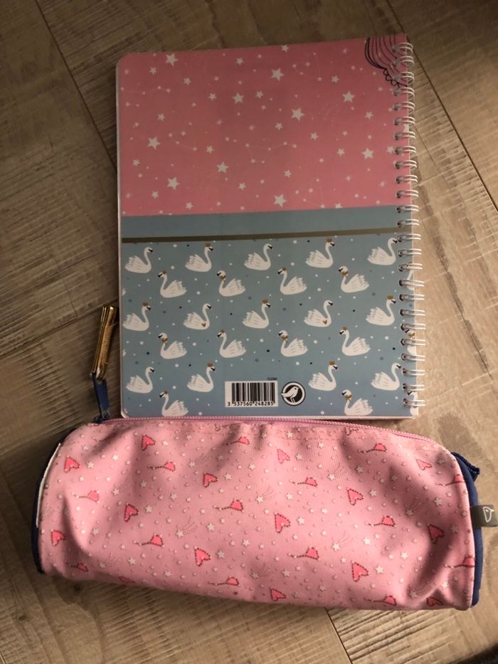 Lot cahier de textes et trousse Histoires des filles - photo numéro 2