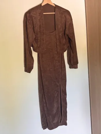 Tenue robe + petit gilet XS Shein