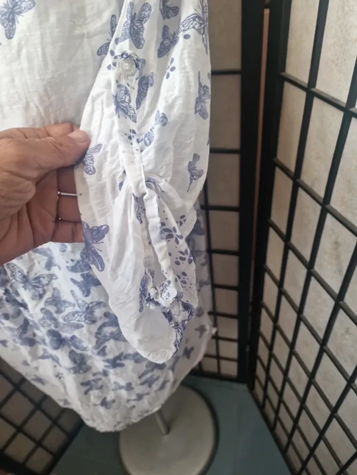 Blouse legere a donner sur demande avec tout achat - photo numéro 3