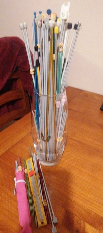 Lot 35 paires d'aiguilles à tricoter toutes tailles