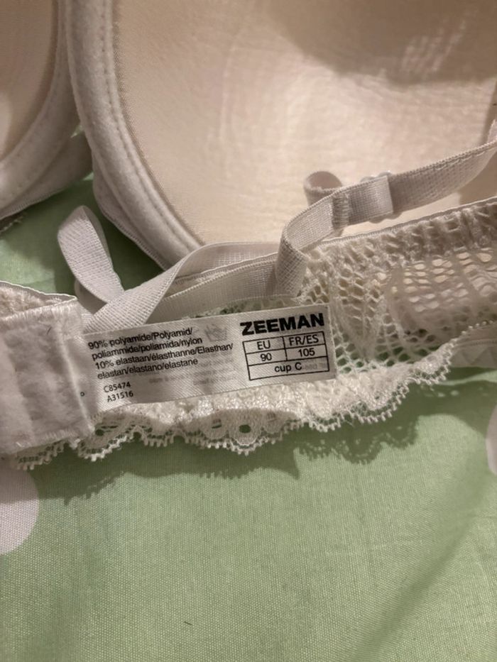 Soutiens-gorge - photo numéro 2