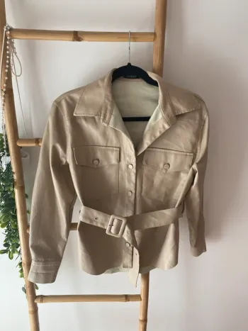 Surchemise en similicuir beige