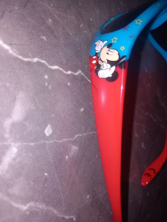 Lunette de soleil - photo numéro 2