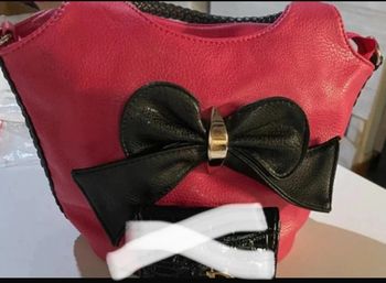 3,50€ le sac d’occasion abîmé 👇plusieurs sacs me demander ( le lot 20€)