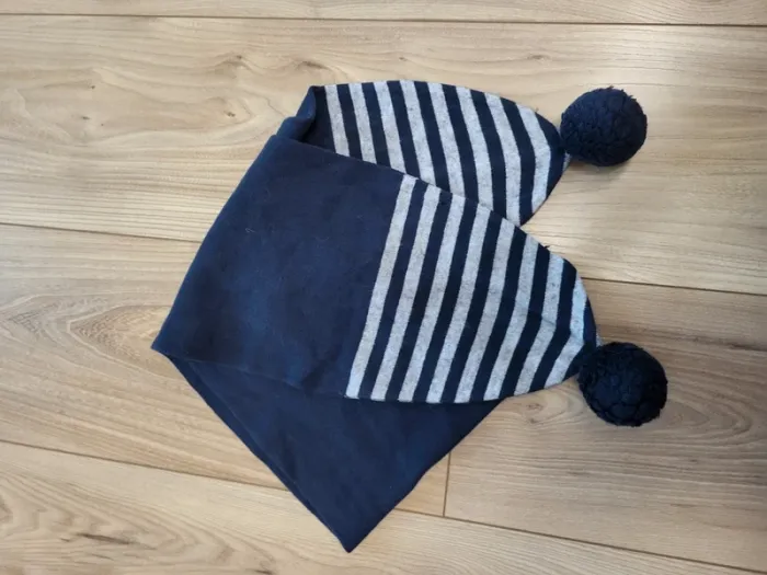 Écharpe avec pompons - photo numéro 2