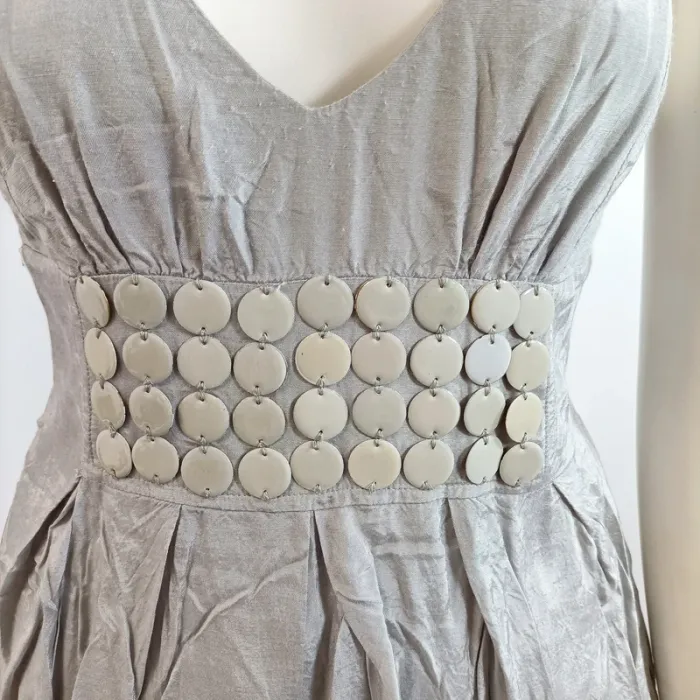 Haut fluide Kookaï gris perle détail plastron rondes T40 col plongeant A1578 - photo numéro 4