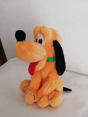 peluche disney pluto