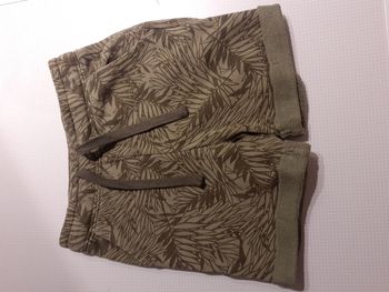 Short garçon vert kaki 3 ans