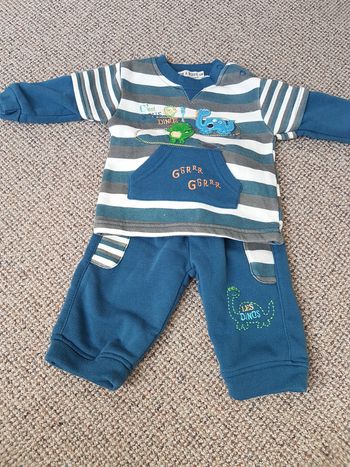 Jogging Pantalon sweat neuf sans étiquette taille 6 mois - dinosaure