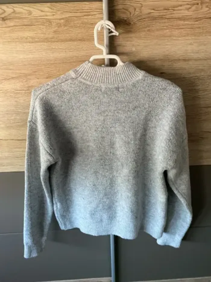 Pull Disney taille S - photo numéro 2