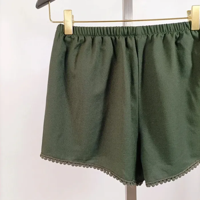 Short vert kaki Bik Bok en maille légère – taille S, détails festonnés à la base A1064 - photo numéro 7