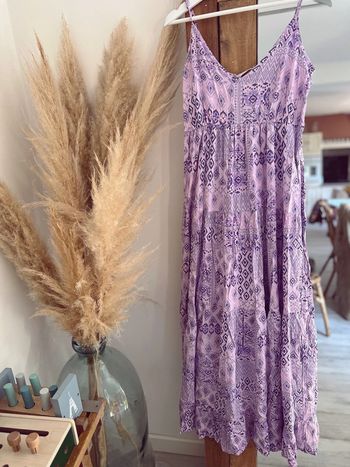 Robe longue à bretelles lila et violet neuve