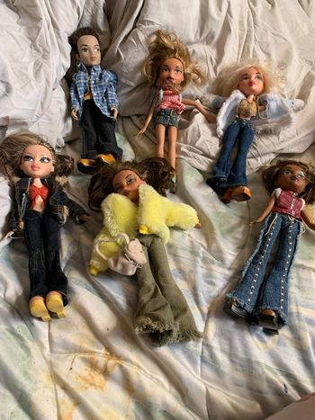 Poupée bratz 20€ la poupée 
