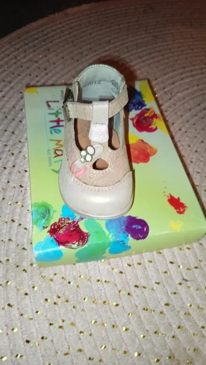 Chaussures neuves fille taille 18 - photo numéro 11
