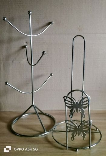 Lot support a mugs et a essuie tout 