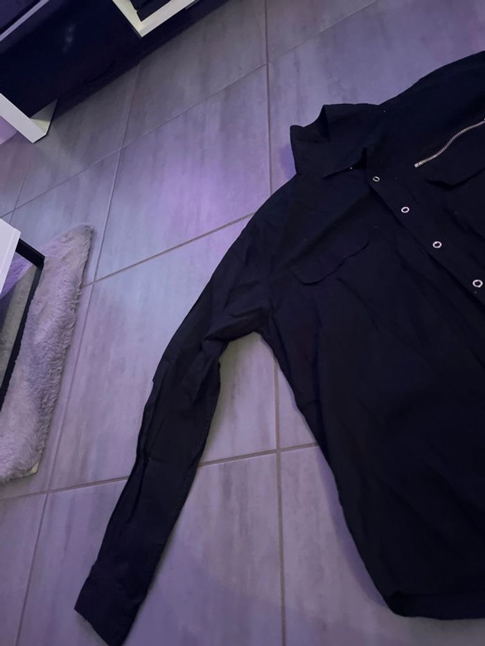 Chemise noire - photo numéro 2