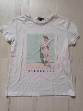 Tee-shirt marque Kiabi taille 12 ans