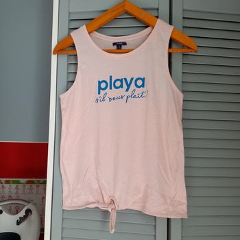 Débardeur rose à écritures bleues