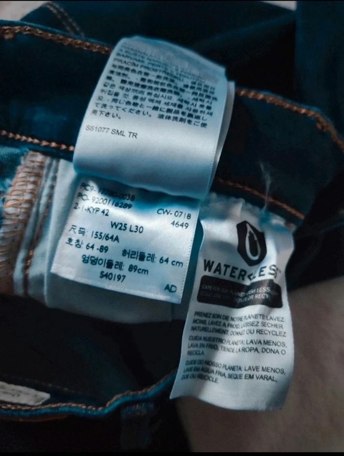 Levi's 710 Super Skinny taille W25 L 30 - photo numéro 6