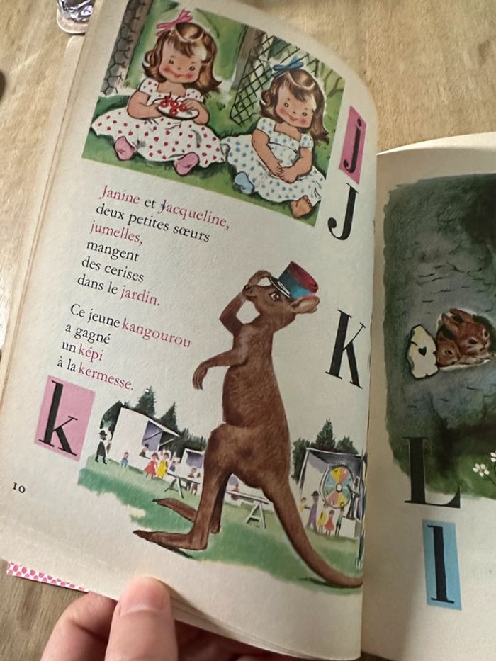 Gentil Coquelicot livre bd album cartonné Ton petit alphabet abécédaire Pierre Probst Hachette - photo numéro 6