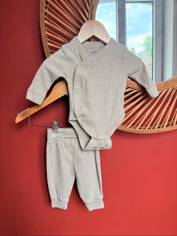 Ensemble Primark body + pantalon 0-3 mois