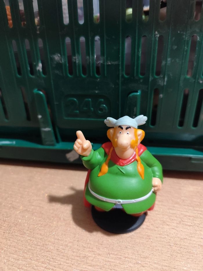 Figurine asterix 04