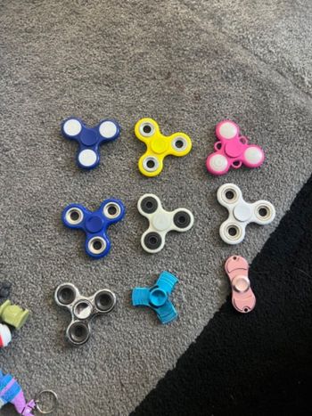 Lot de 9 hand-spiner