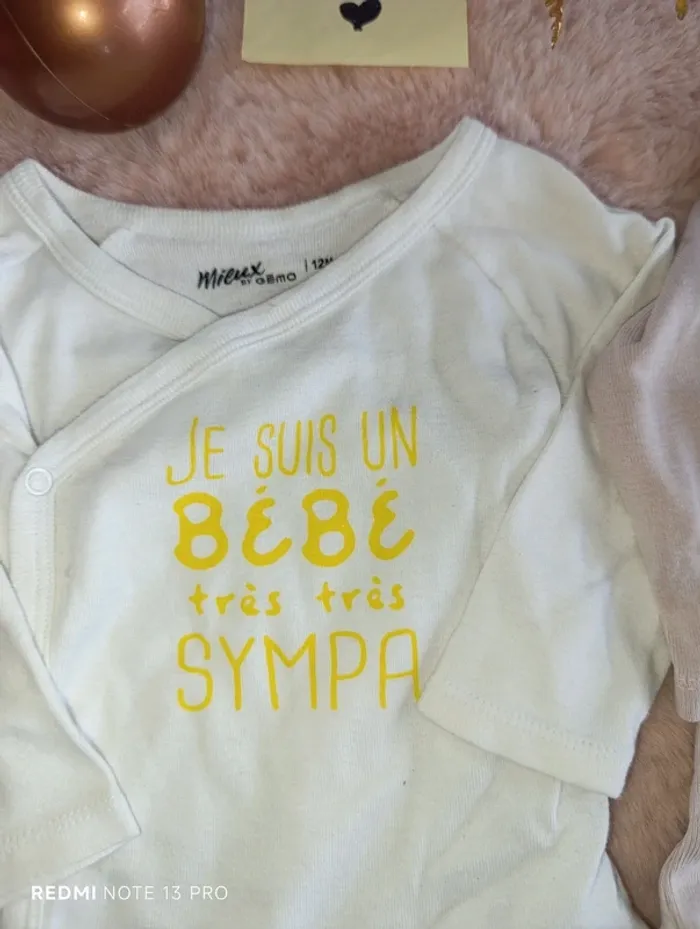 Lot bodies je suis un bébé très très sympa et noeud - photo numéro 3