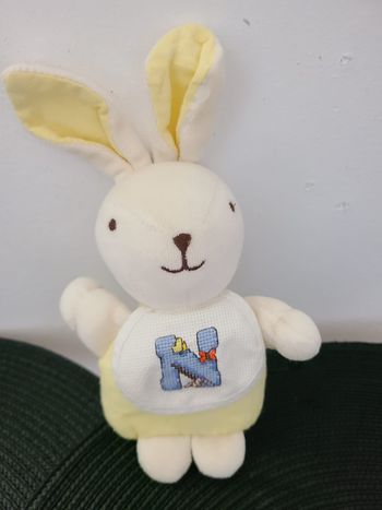 Doudou Lapin Dmc bavoir broderie N 59