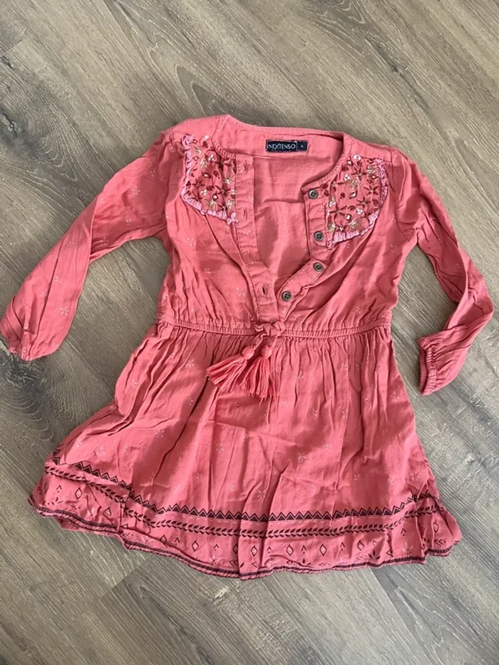 Lot de deux robes 4 ans - photo numéro 3