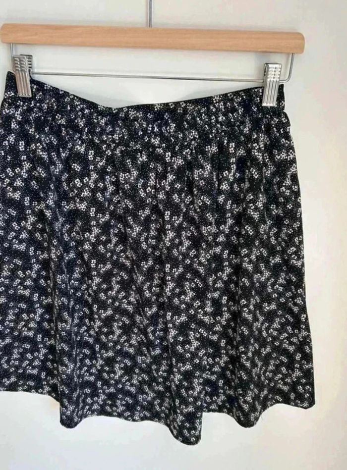 Jupe  noire à  motif - photo numéro 4