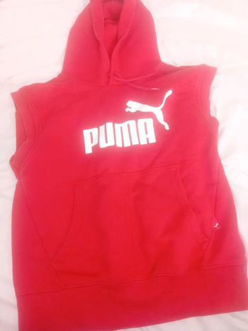 Pull garçon 8/10 . Sans manche