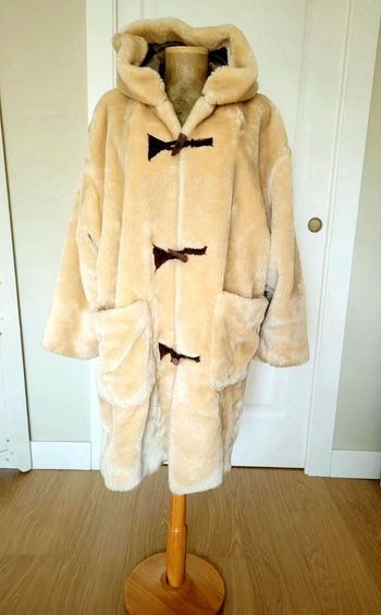 Superbe Manteau fausse fourrure