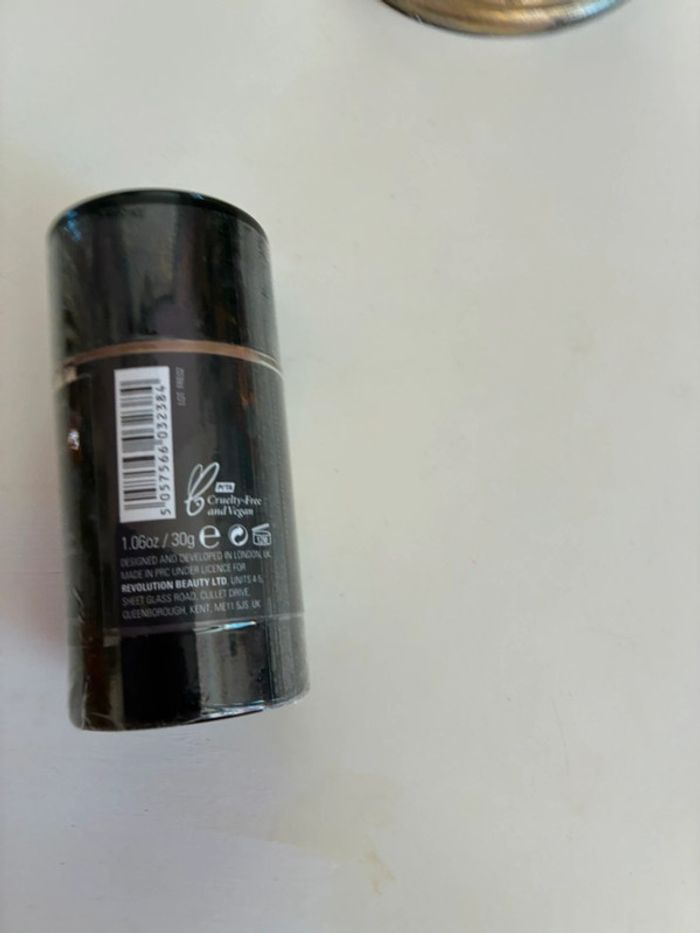 Primer Blur Stick, 30 gr, Makeup Revolution. - photo numéro 4
