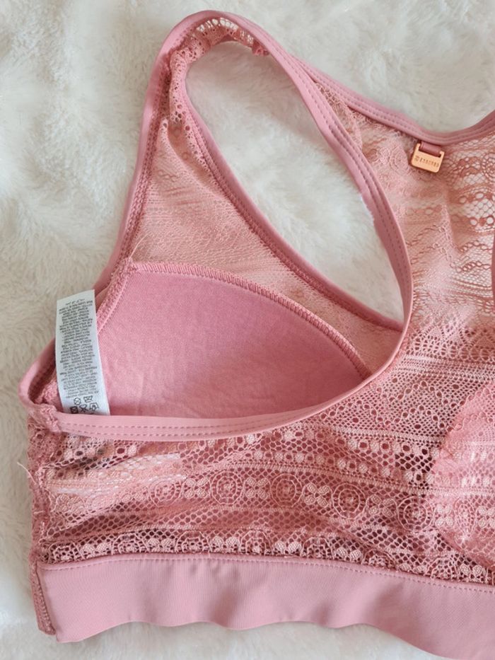 Brassière rose - photo numéro 4