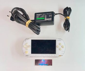 Console PSP-1004 Blanche Sony officielle Fonctionnel Avec Chargeur