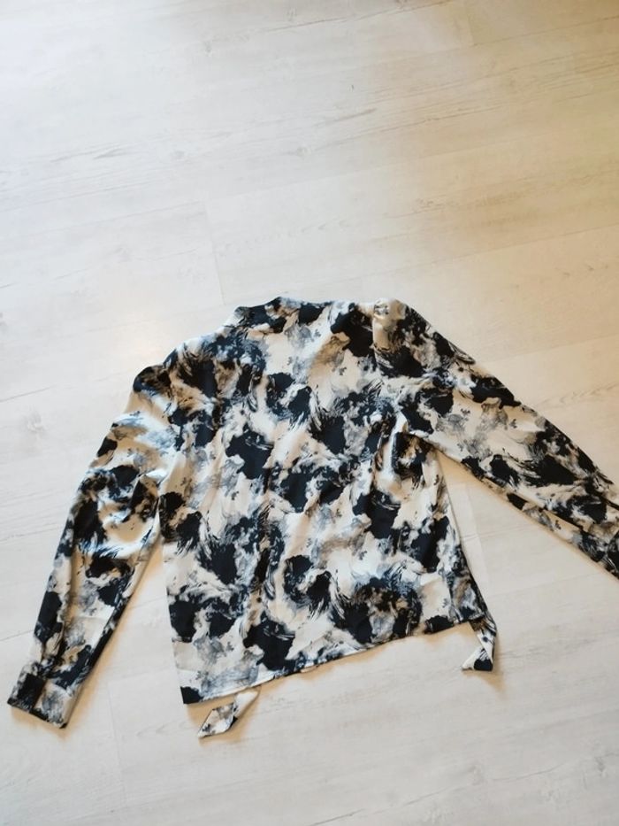 Très jolie chemise col lavallière Shein taille M neuve - photo numéro 2
