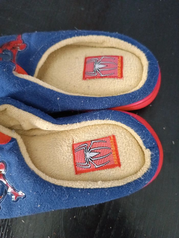 Chaussons spiderman taille 32/33 - photo numéro 3