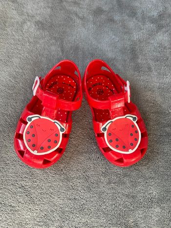 Chaussures coccinelle taille 20