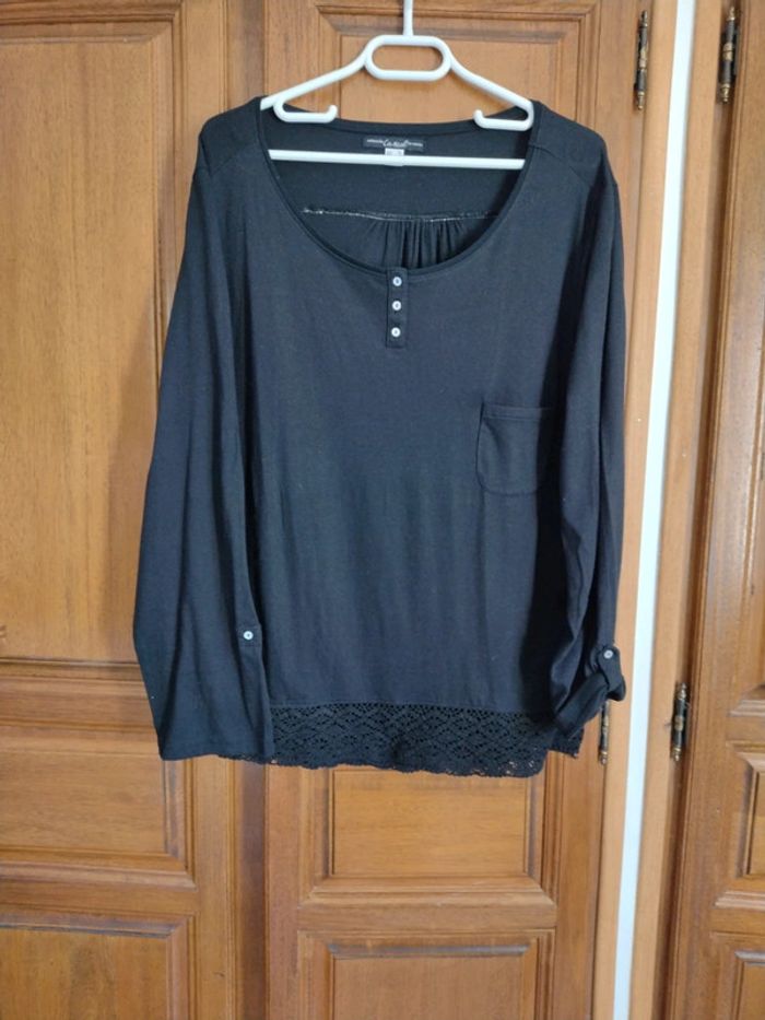 T SHIRT