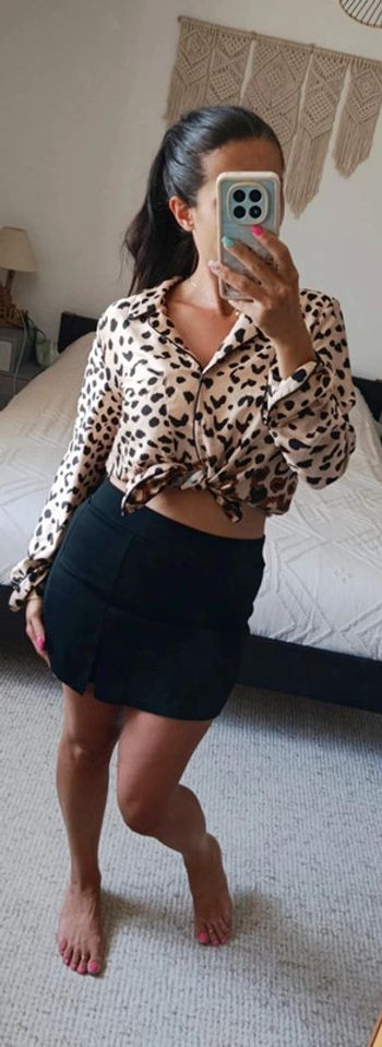 Chemisier style haut de pyjama satiné léopard Mango L