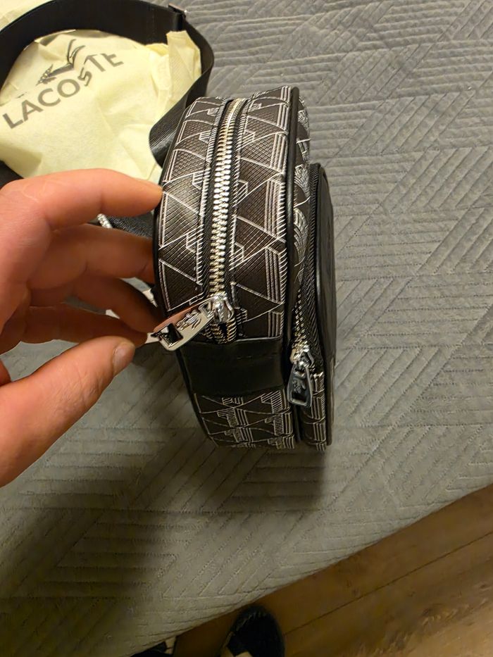 Sac à bandoulière Lacoste - photo numéro 4