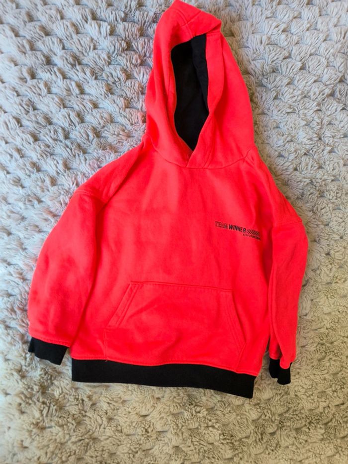 Sweat rouge fluo