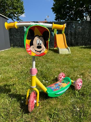 Trottinette 3 roues enfant Mickey Mouse 
