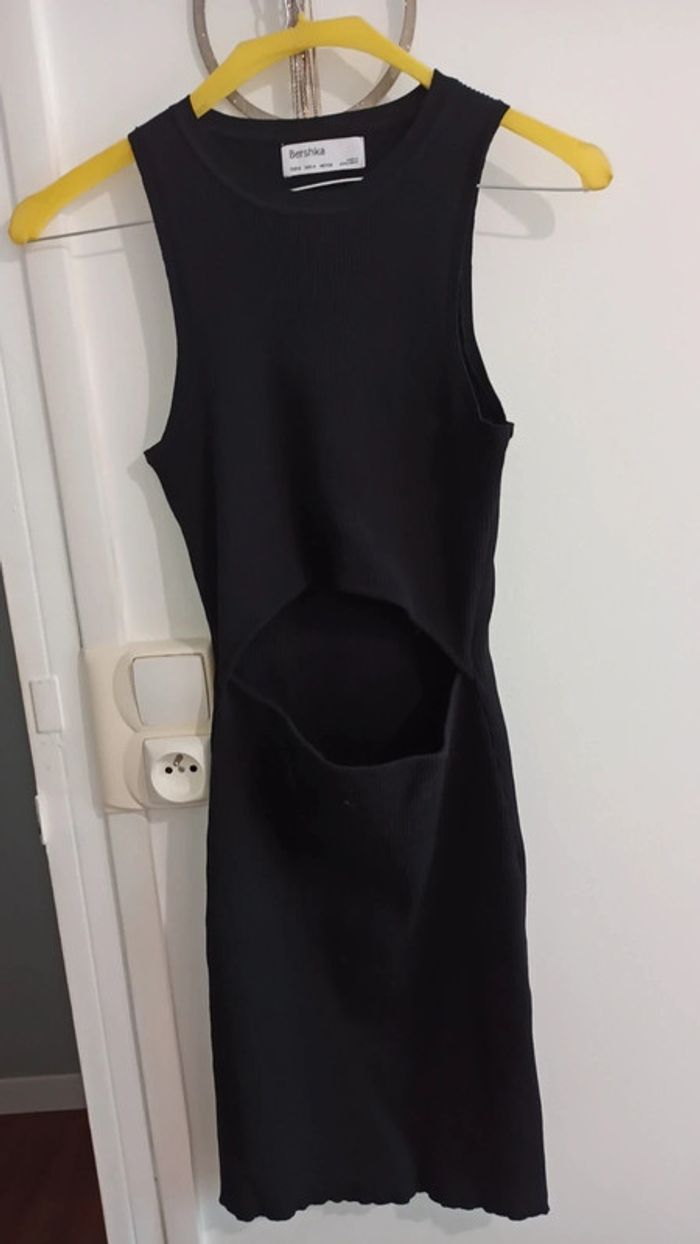 Robe sans manche taille S marque Bershka - photo numéro 2