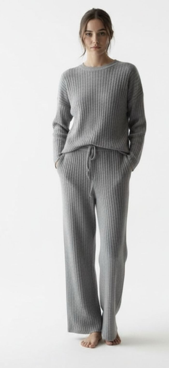 Pantalon gris en tricot côtelé