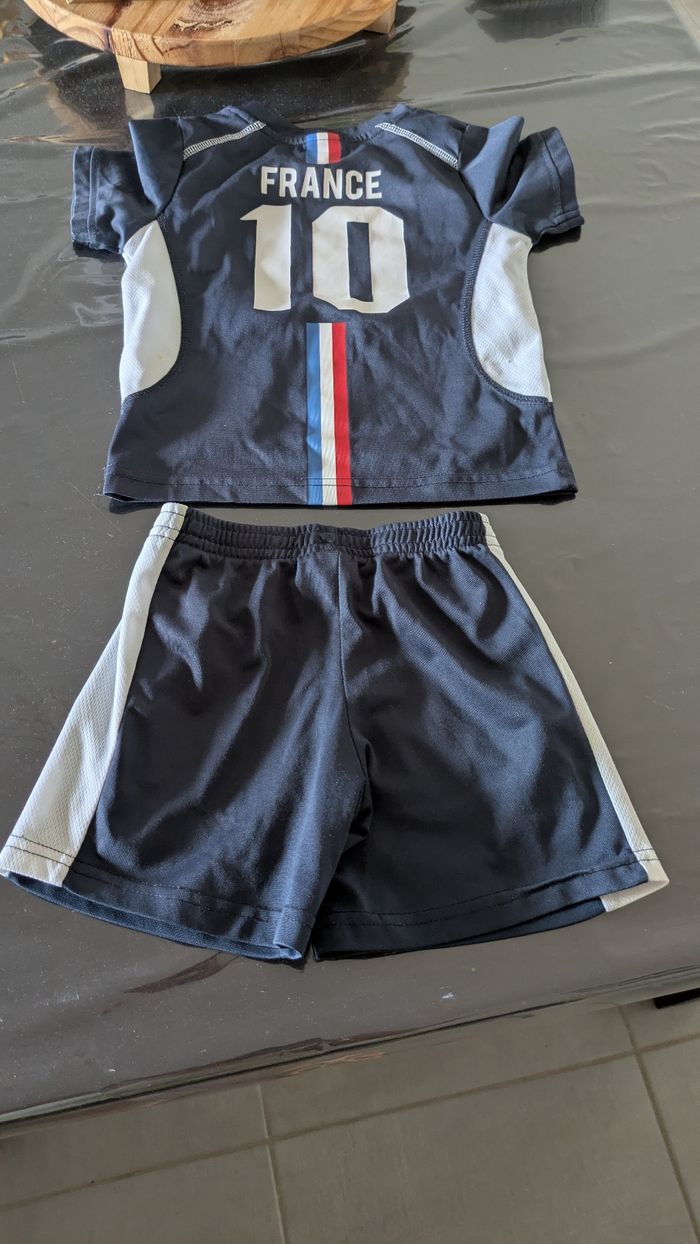 Ensemble de football - photo numéro 2