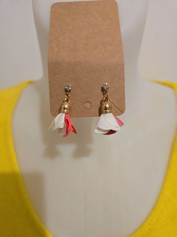 Magnifique paire de boucles d'oreilles neuf